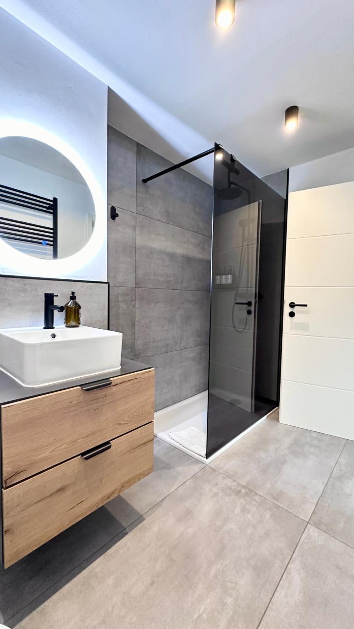 Apartment Business L Wlan L Boxspring I Parkplatz I Komfort